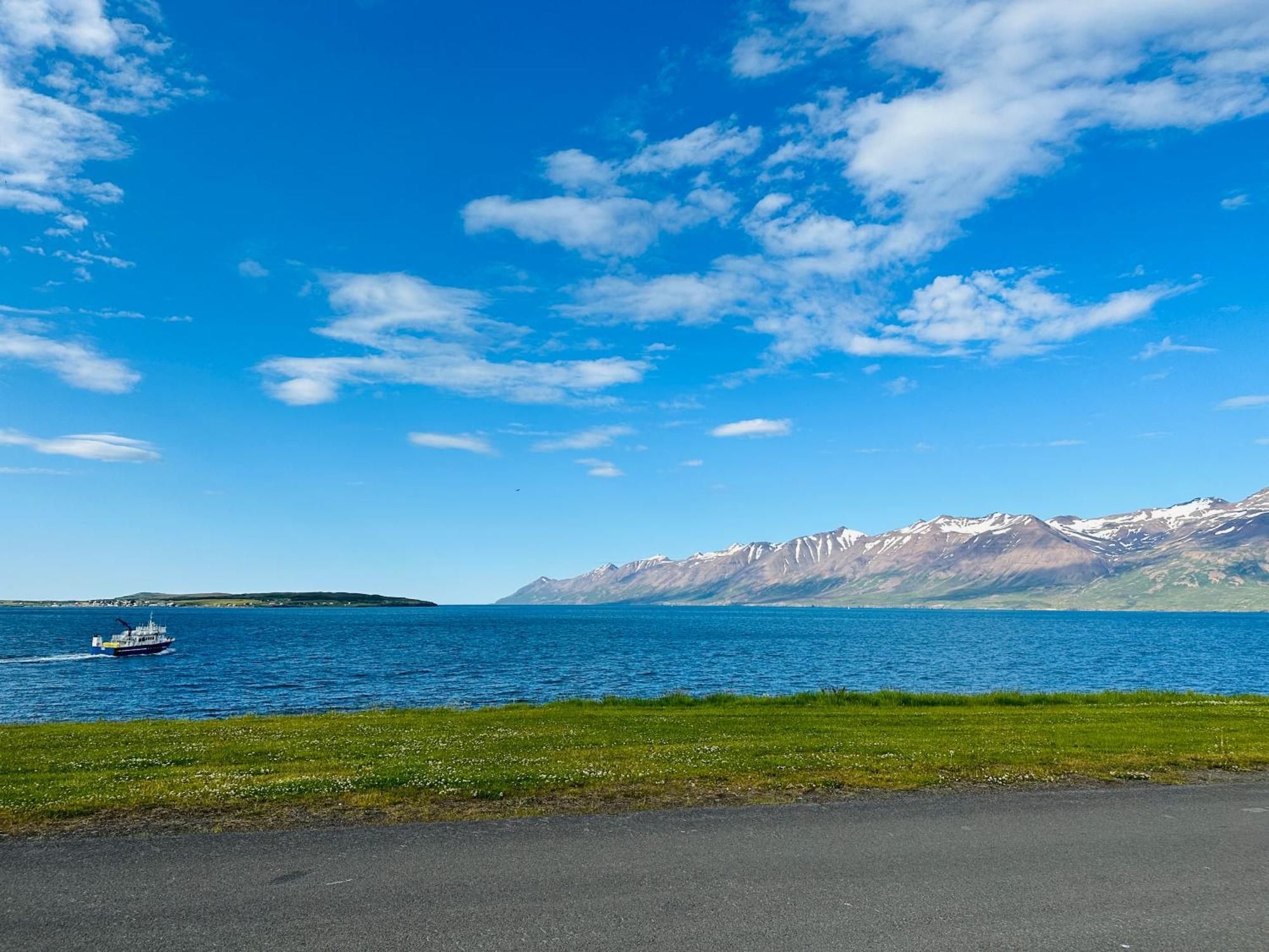 Waterfront Fjord House Hotel Arskogssandur Exterior photo