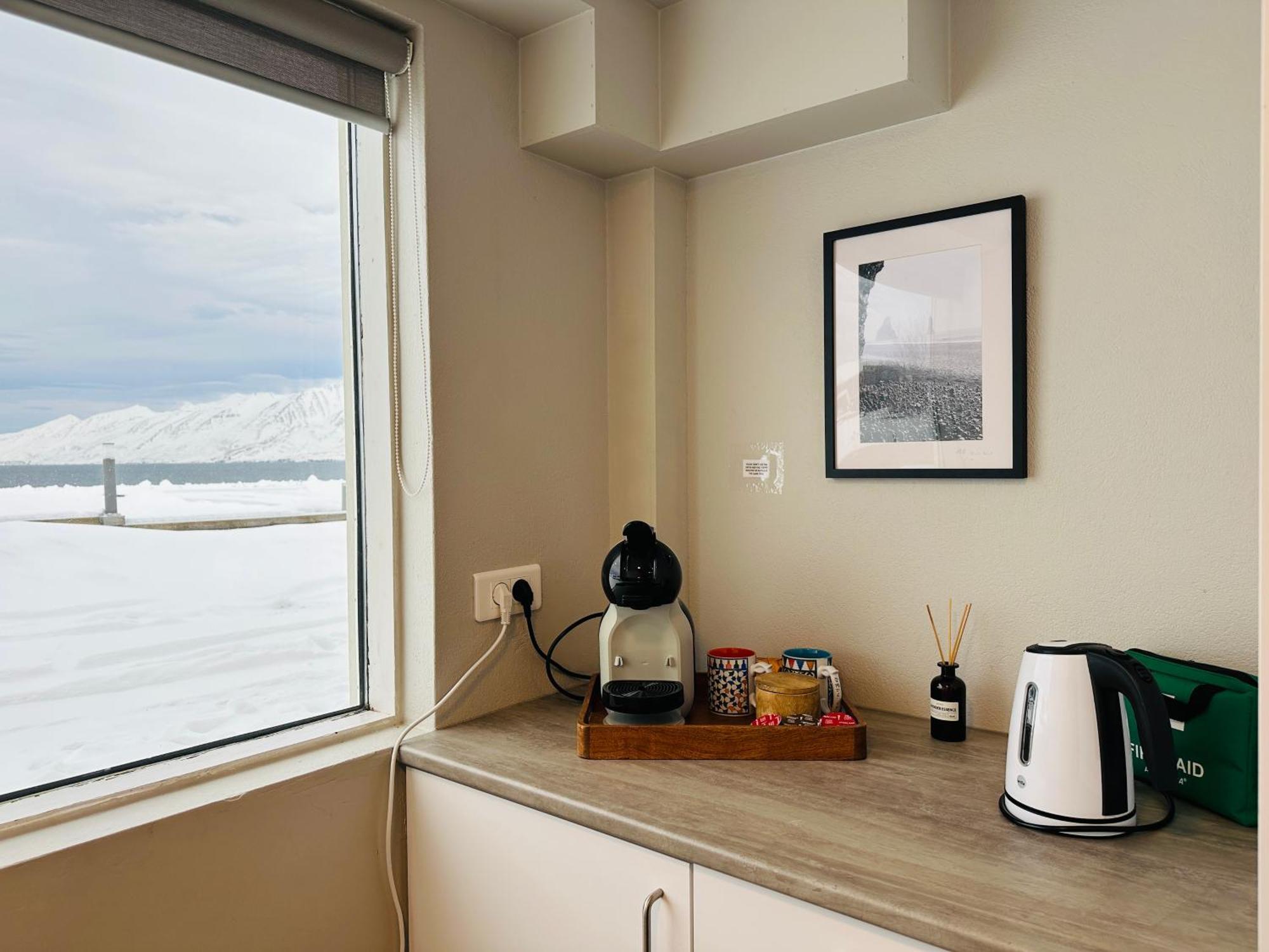 Waterfront Fjord House Hotel Arskogssandur Room photo